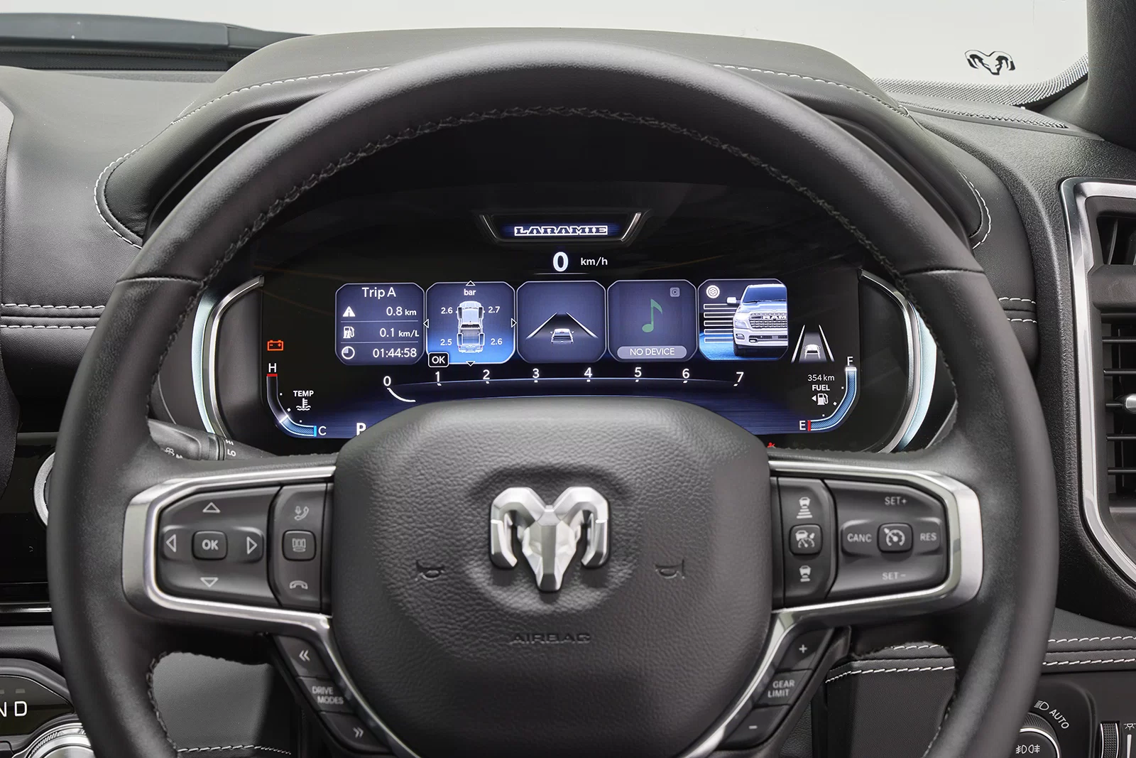 INTERACTIVE DRIVER INFORMATION DIGITAL CLUSTER DISPLAY