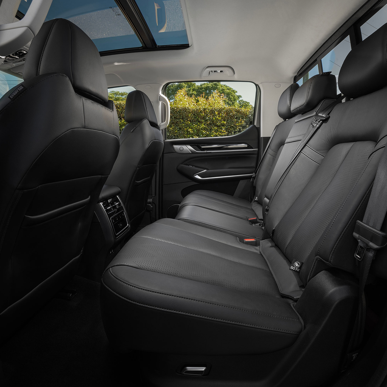 Interior  Reclining Second Row*