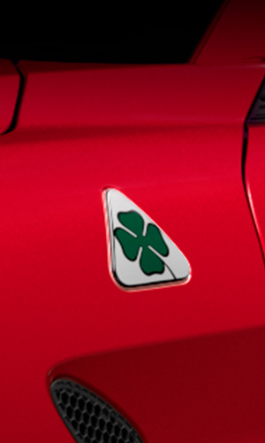 Giulia Quadrifoglio Background